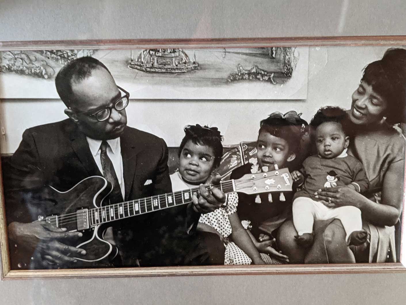 Robbyn with her parents and sisters